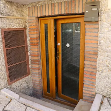 Dimora D'arte Al Castello Apartment *